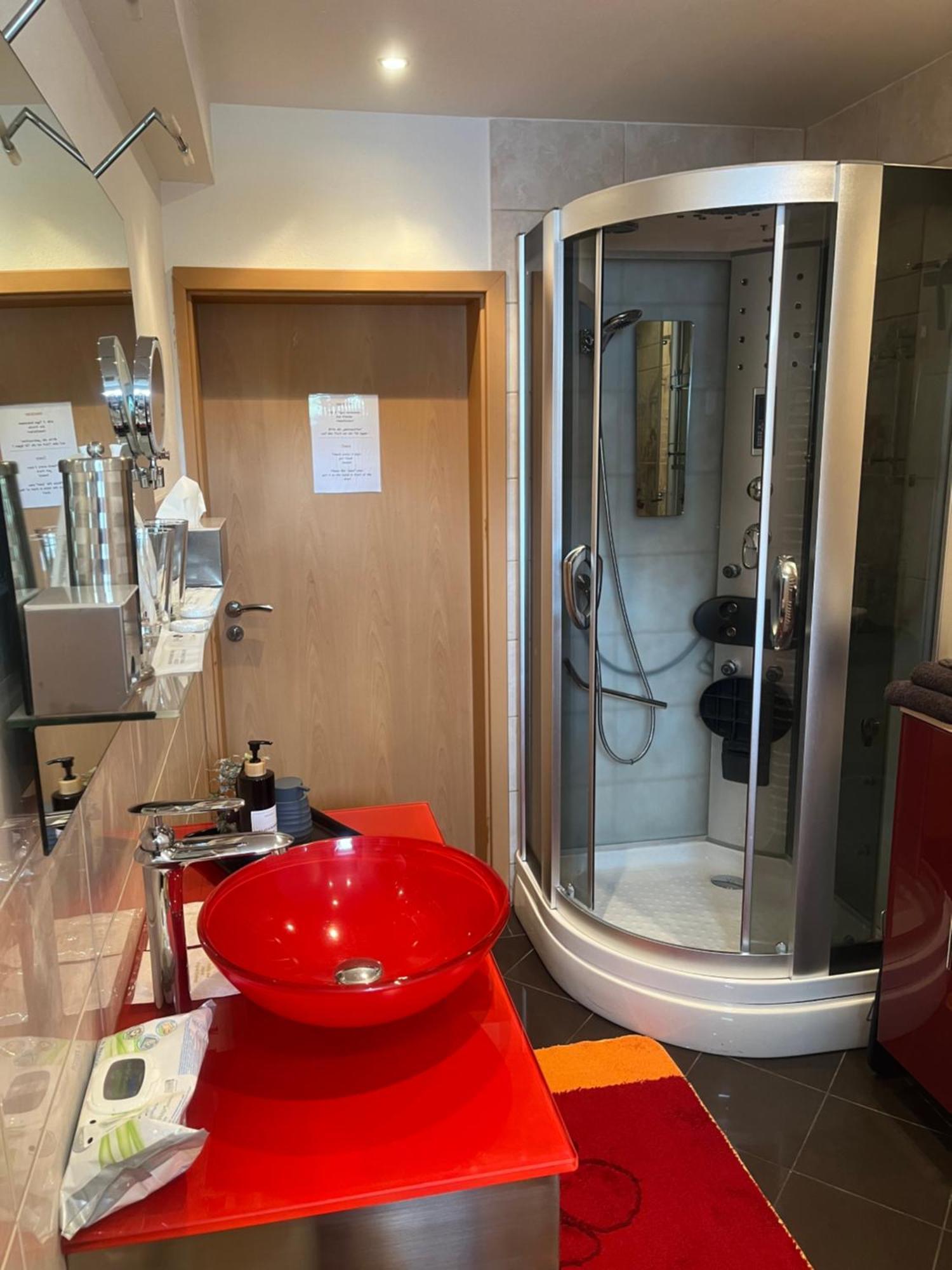 Gaestezimmer In Ratingen Bei Duesseldorf Mit Einem Hauch Luxus Экстерьер фото